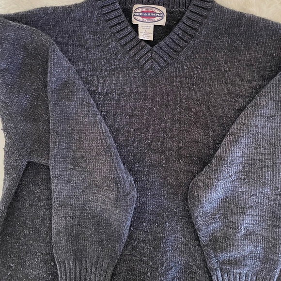 Pure & Simple Sweater - Picture 4 of 8